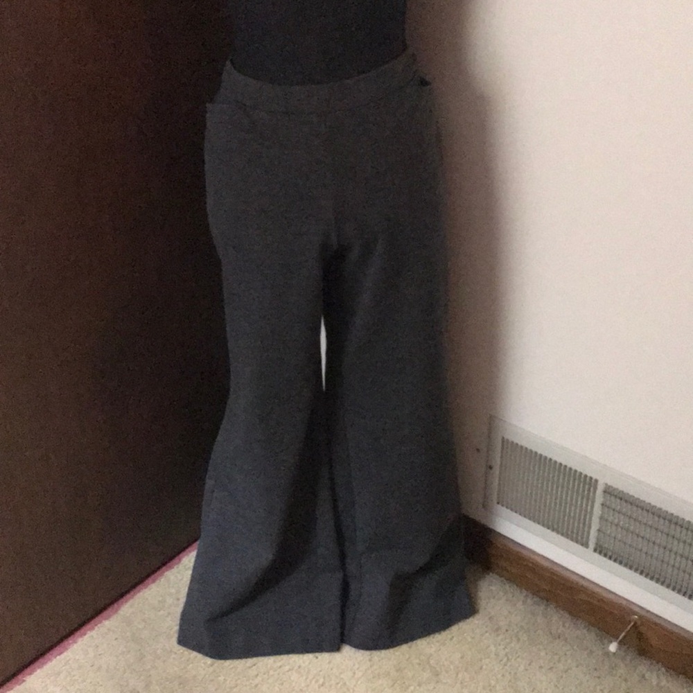 Stretchy New York & Company Pants